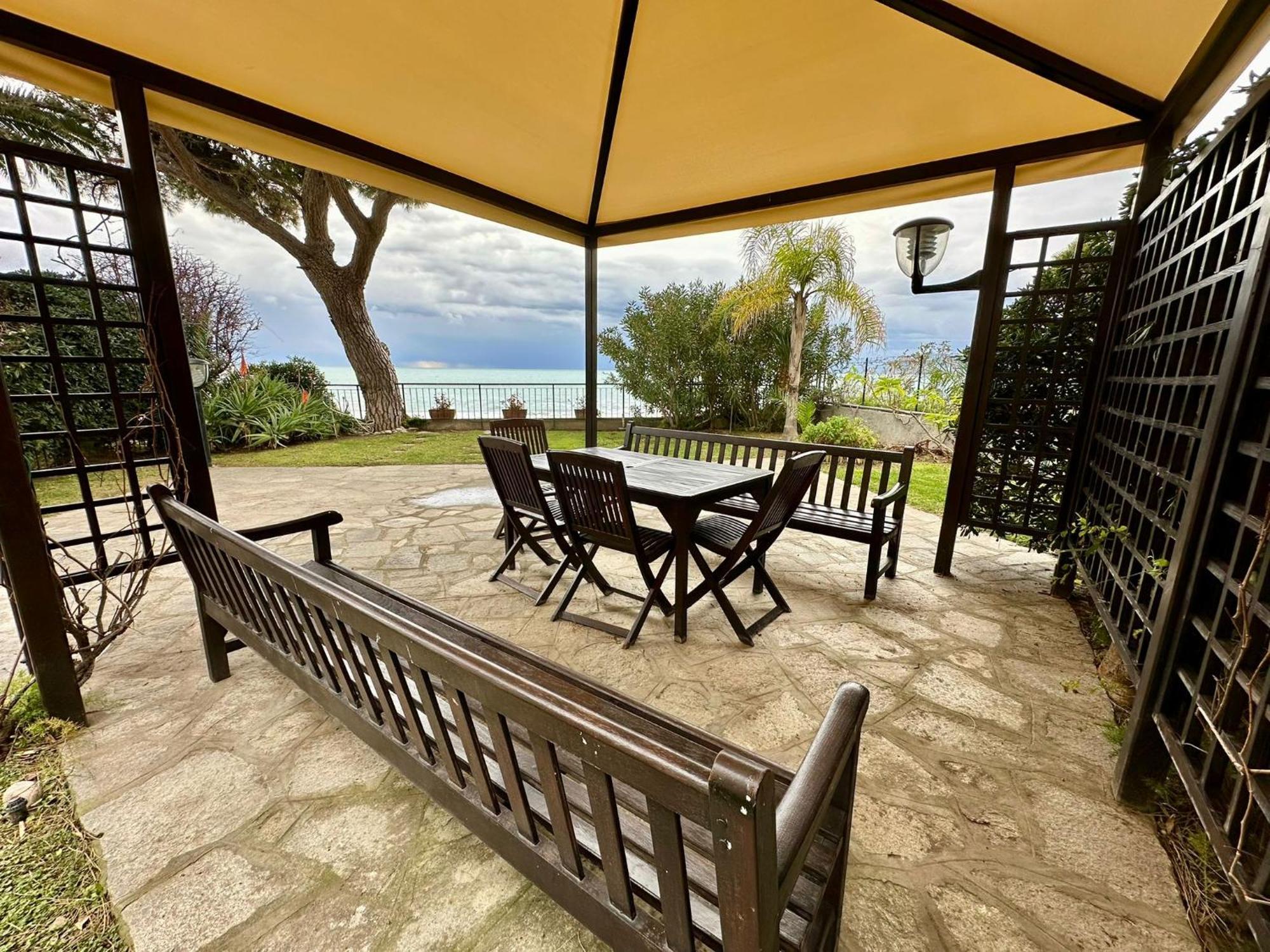 Bellavista Appartamento Sul Mare Alassio Exterior photo